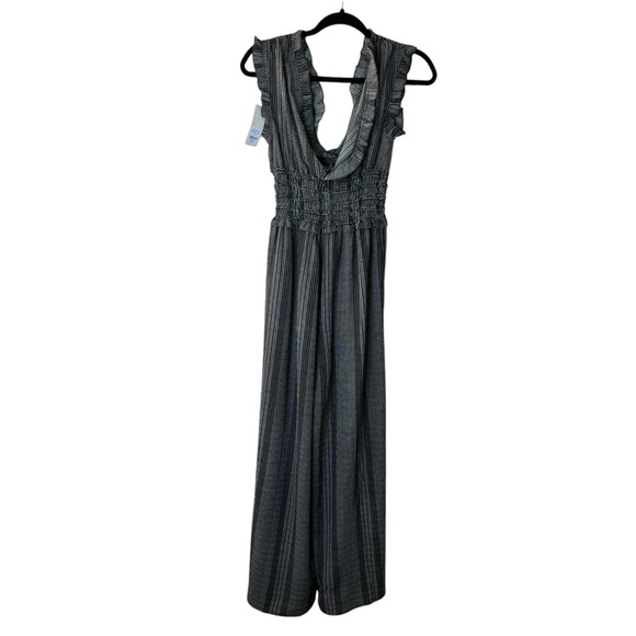 Francesca’s Ruffle Sleeve Jumpsuit Sz S - Picture 1 of 7